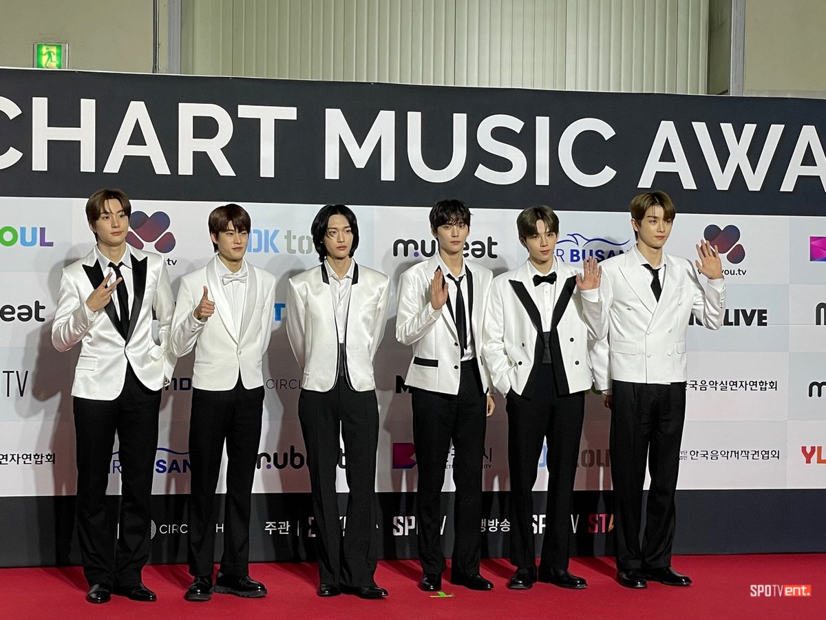 KPOPFAVE_ tweet picture