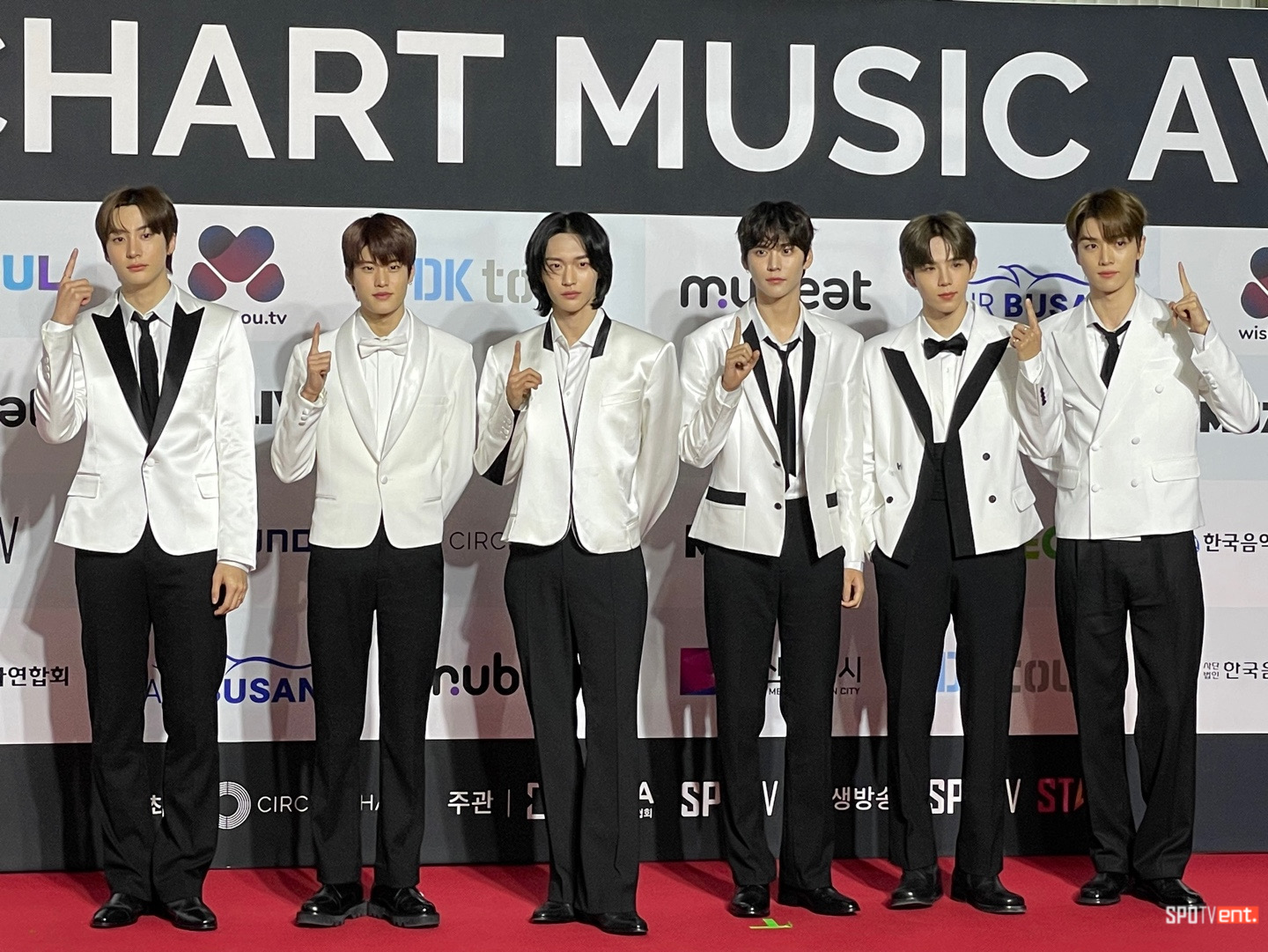 GDduG-ibcAAGhe7?format=jpg&name=large