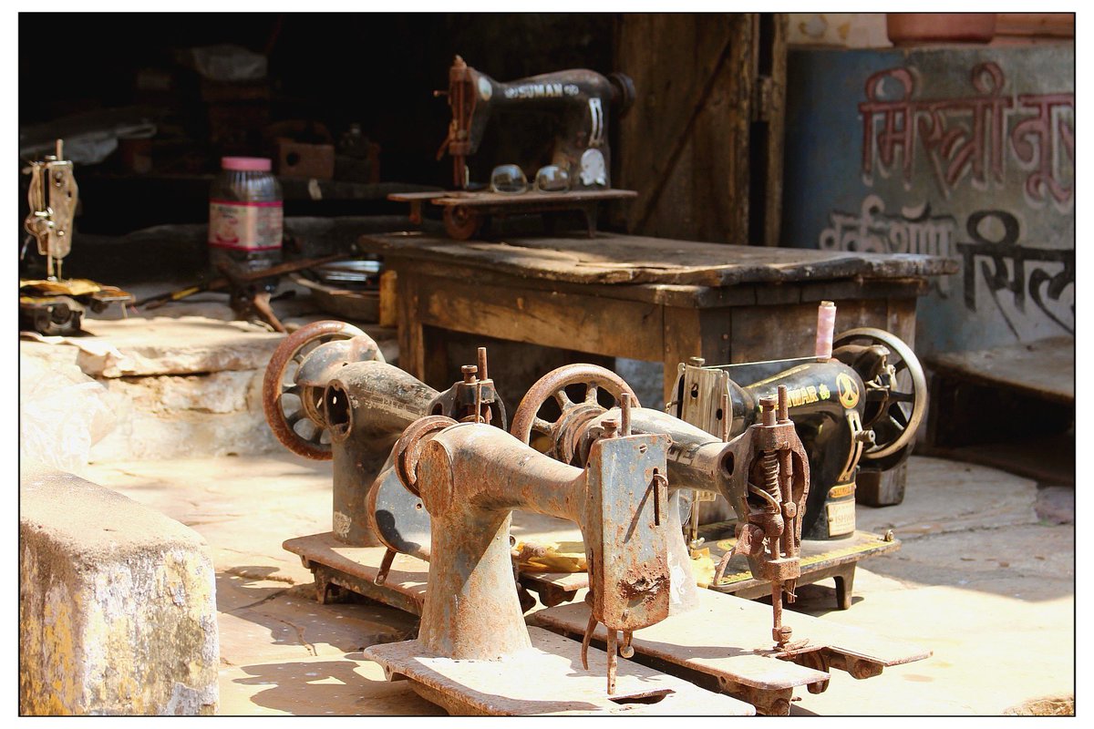 HelenIbbott's tweet image. ..
🧵⚖️🕶️🛺
“Market life” ~ Bundi City, Rajasthan state.

📸 My own.
🇮🇳 #IncredibleIndia
🙏🏼 #WanderlustWednesday