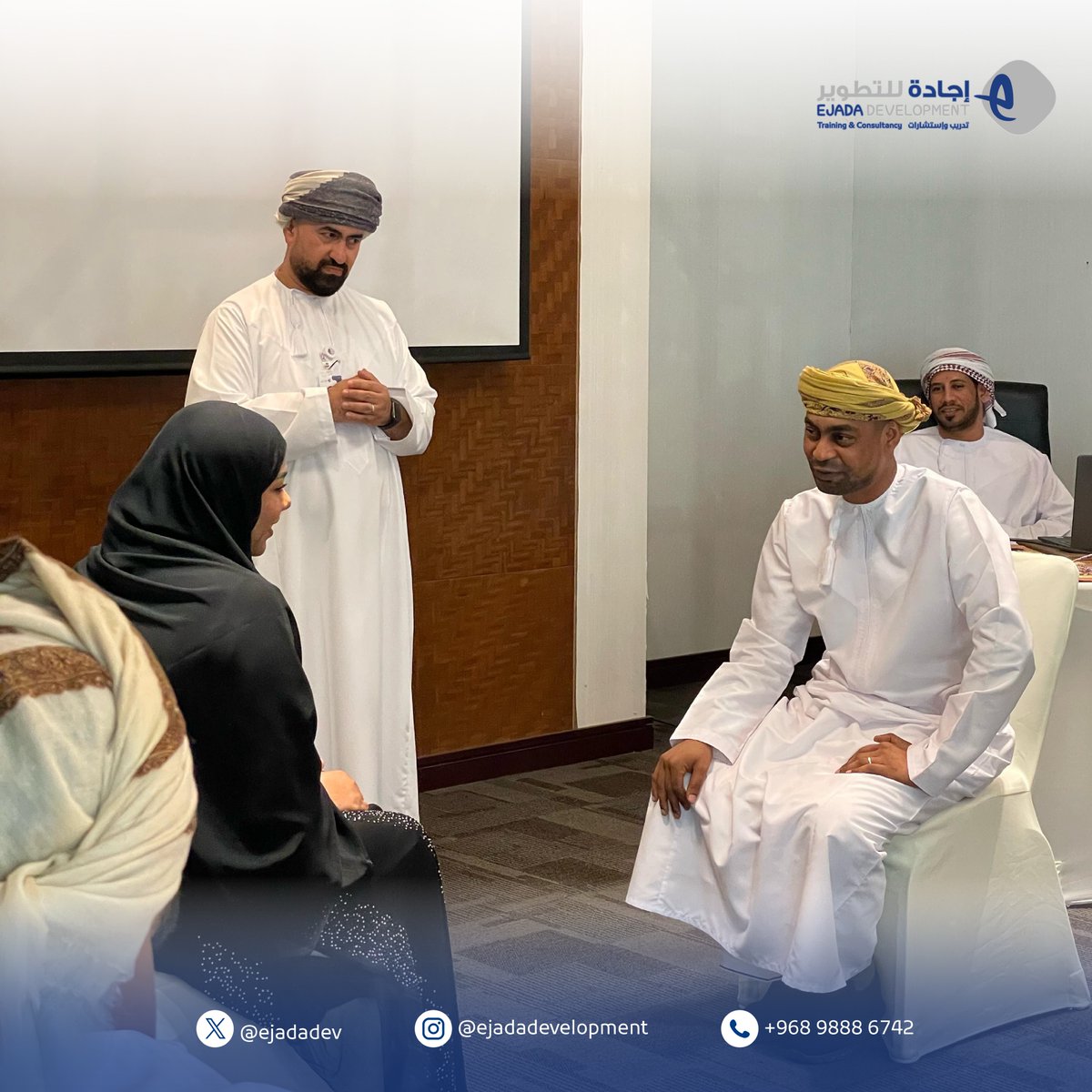 Ejadadev's tweet photo. جانب من البرنامج التدريبي: “خدمة العملاء” 🎧👨🏻‍💻👩🏻‍💻

بالتعاون مع هيئة المؤسسات الصغيرة والمتوسطة @riyadaom
🔘 من تقدیم المدرب: أ.محمد القاسمي 

📍المُقام بمحافظة مسقط ولمدة 5 أيام

#إجادة_للتطویر #رؤیة_مستقبلیة #تحفیز #تعليم #تدریب #استشارات #ادارة https://t.co/FwGu4V2BA8