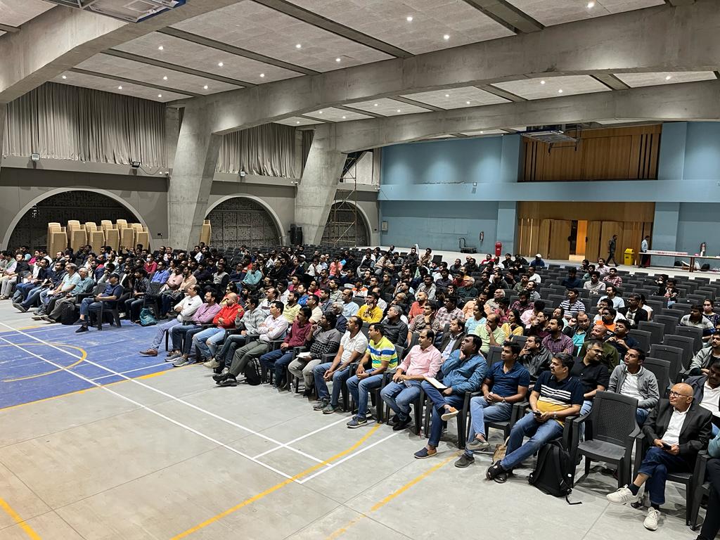 shivaji_1983's tweet photo. Interacted with 250+ participants in Bangalore on Current situation of Global Markets, Nifty and upcoming sectors. 

Finally back in my city 😀😀 https://t.co/G0xRVL1NrV