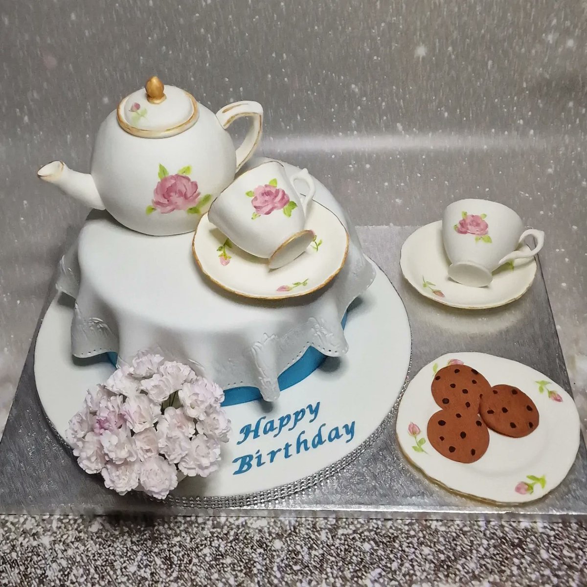 cobhamcakes's tweet photo. Thank you to everyone at @Handpickedhotel Woodlands Park, Cobham who helped make mum's big birthday celebrations on Saturday really special.  She loved the whole evening 😊. Service was excellent and the food was absolutely superb!! Thank you https://t.co/SrrwLhUkJn