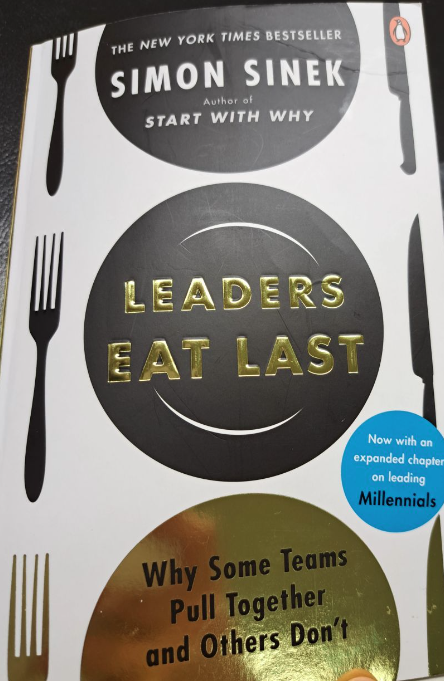 Leaders eat last 🐛 So much we can learn about organization culture, the sense of belonging and the circle of safety #teamculture #values #beliefs #LeadershipMatters #LightOnLeadership #HolidayReading #NowReading