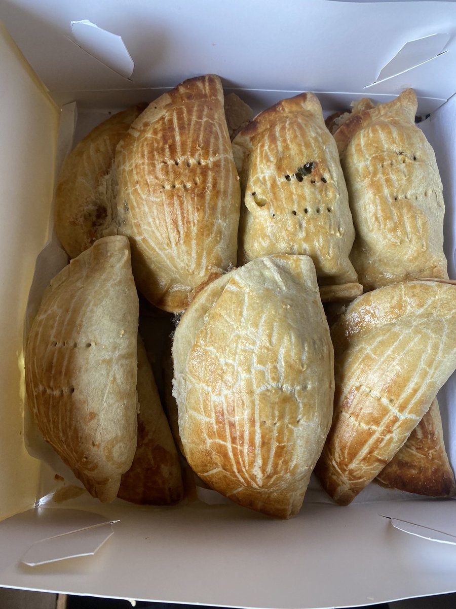 cakesbykofo's tweet photo. Donuts 
Box of 6~4000naira 
Box of 8~6000naira
Box of 12~8000naira
Meatpie
Box of 10~8000naira
 Dm or WhatsApp https://t.co/Cy7VSG4rus
Please RT🙏🏾
@_DammyB_  @Mz_Tosyn  @khanofkhans11_ @sleek_khay @Adedotttttttt @yay_tunes @Feyisparkles @usmanomolara3 https://t.co/fk1GfV6Izv