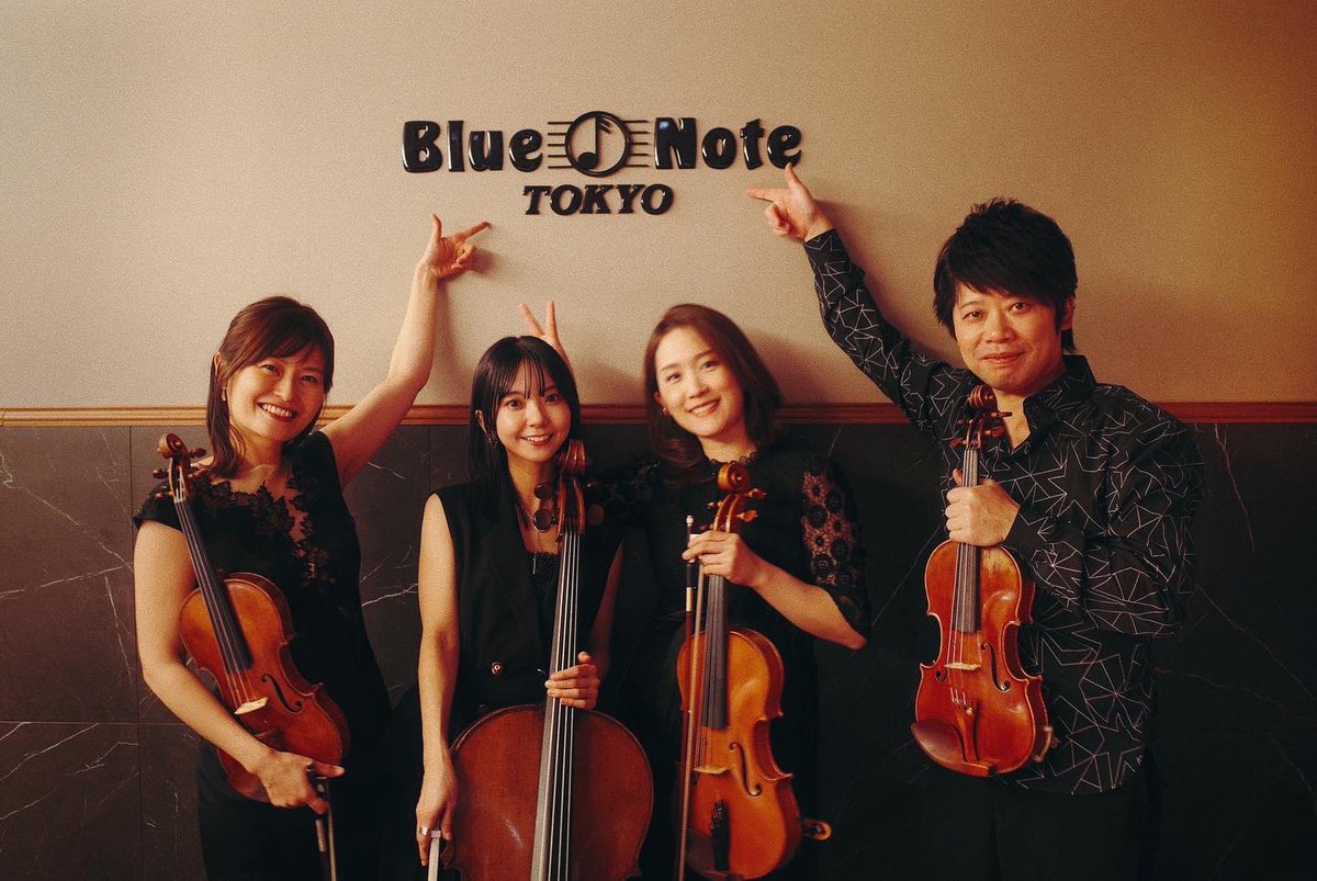 🎷🎻✨

本田さんwith弦カルでの曲目も✨凄まじい緊張感と楽しさの中での演奏でした。2024年LIVE始め、刺激的な幕開けとなりました🔥

#本田雅人 さん
#bluenote 
#バイオリン
#ヴィオラ 
#チェロ