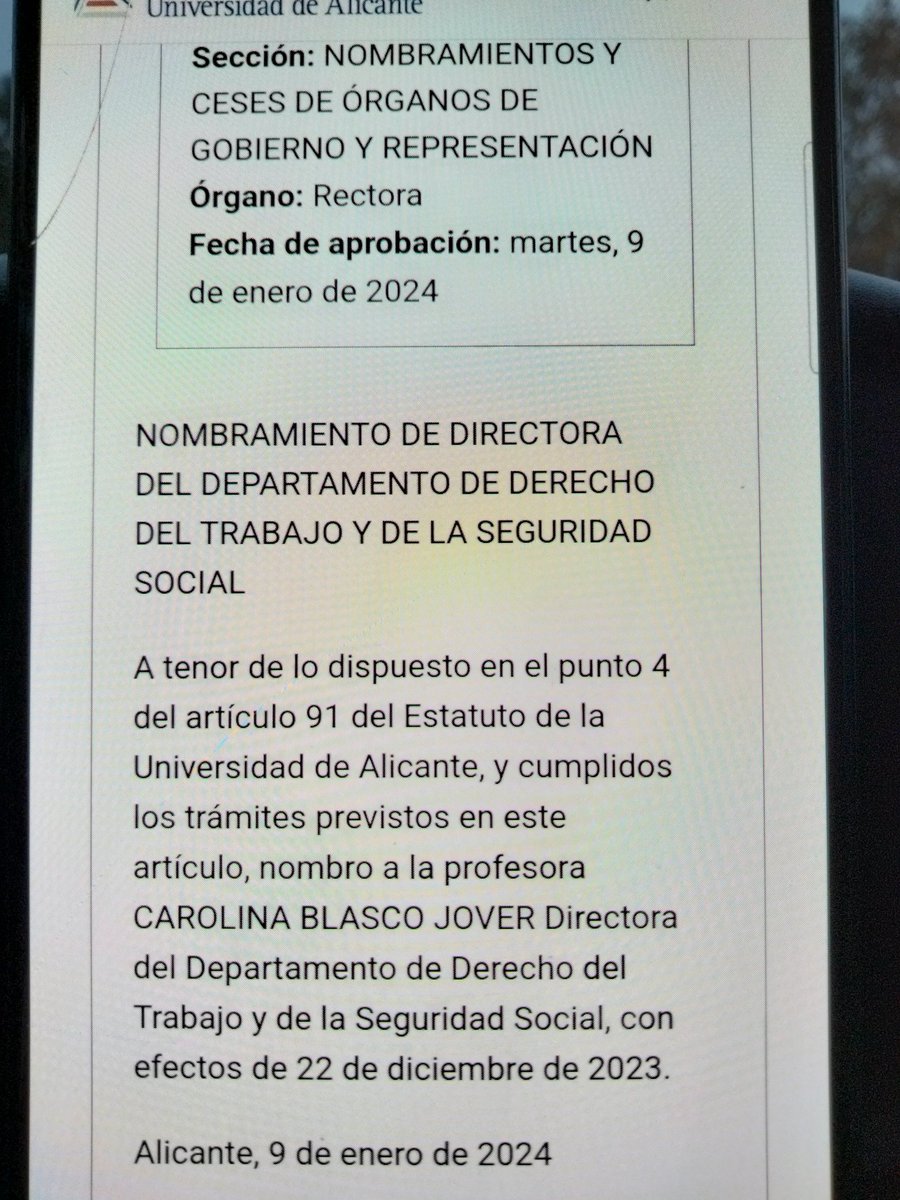 Tras 3 años como vicedecana, asumo ahora la dirección del Dpto. de Derecho del Trabajo y de la Seguridad Social de la UA con mucha ilusión y responsabilidad. Espero estar a la altura del cargo y, especialmente, de mi predecesora, Carmen Viqueira, a la que respeto y admiro.😊