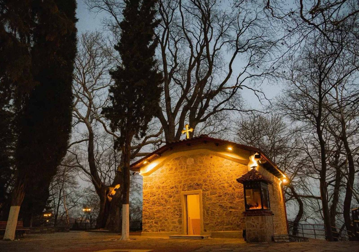 VisitCMacedonia's tweet photo. Explore Edessa, where beauty, tradition and vibrant colors meet in a magical dance that tells its rich history and heritage!

#GreatShot by @christos_kousatalis

@experience.pella

#DosomethingGreat #VisitCentralMacedonia #visitgreece #visitPella #greatreligion #just60minutes https://t.co/geHX1RmO1T
