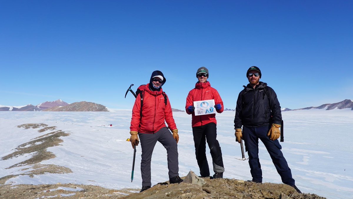 fiona_616's tweet photo. 40 more schools received their flag photographs last night from a range of locations including Wolf Fang Runway and the Pensacola Mountains! @UKPolarNetwork #AntarcticFlags https://t.co/dKYj1KTHOc