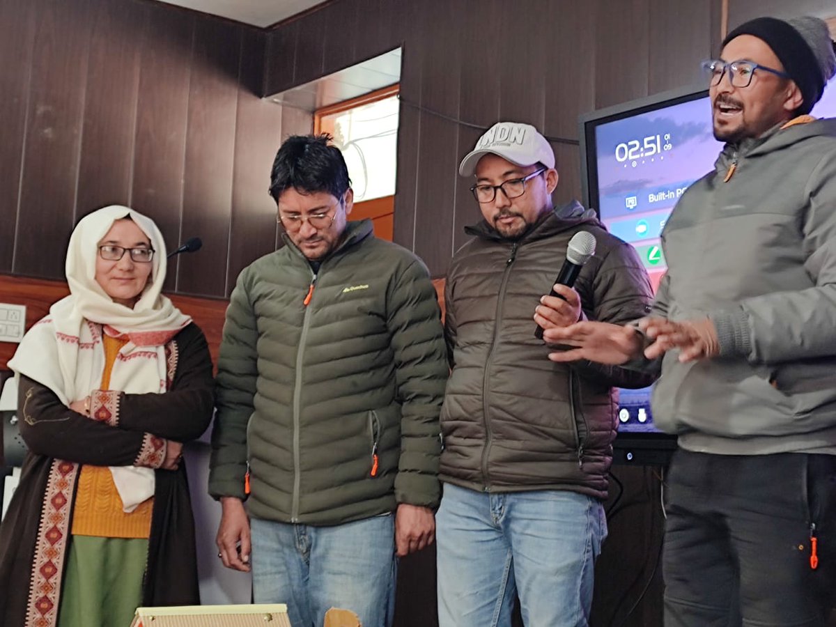 DietKargil's tweet image. Third session of winter training program for #Fondationallevel teachers, #Chiktanzone concluded, 48 teachers oriented with #playbased pedagogy. @DIPR_Kargil @DIPR_Leh @dse_ladakh @prasarbharti @LAHDC_Kgl @dc_Kgl @ncteDelhi