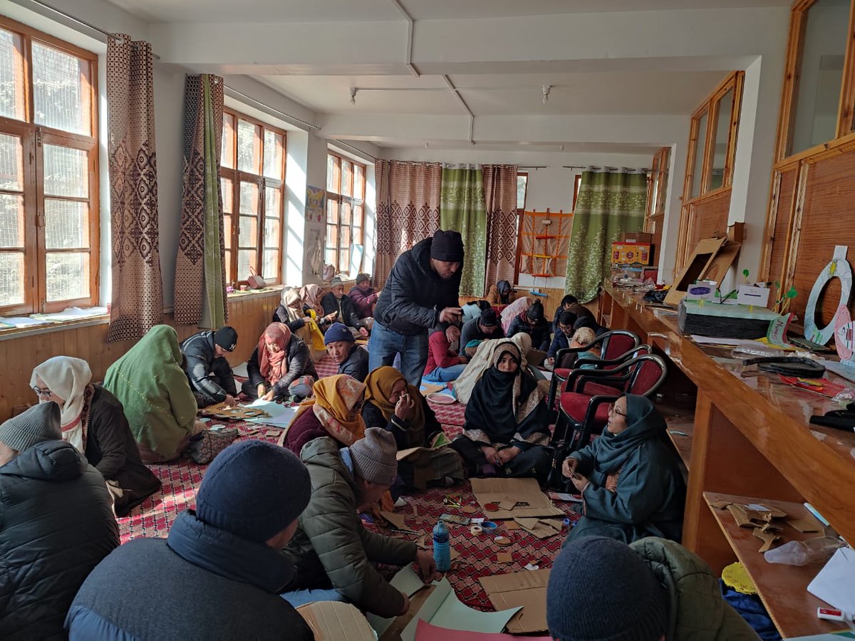 DietKargil's tweet image. Third session of winter training program for #Fondationallevel teachers, #Chiktanzone concluded, 48 teachers oriented with #playbased pedagogy. @DIPR_Kargil @DIPR_Leh @dse_ladakh @prasarbharti @LAHDC_Kgl @dc_Kgl @ncteDelhi