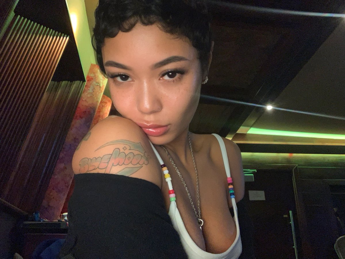 💋 hi ^_^ 🩵🍒