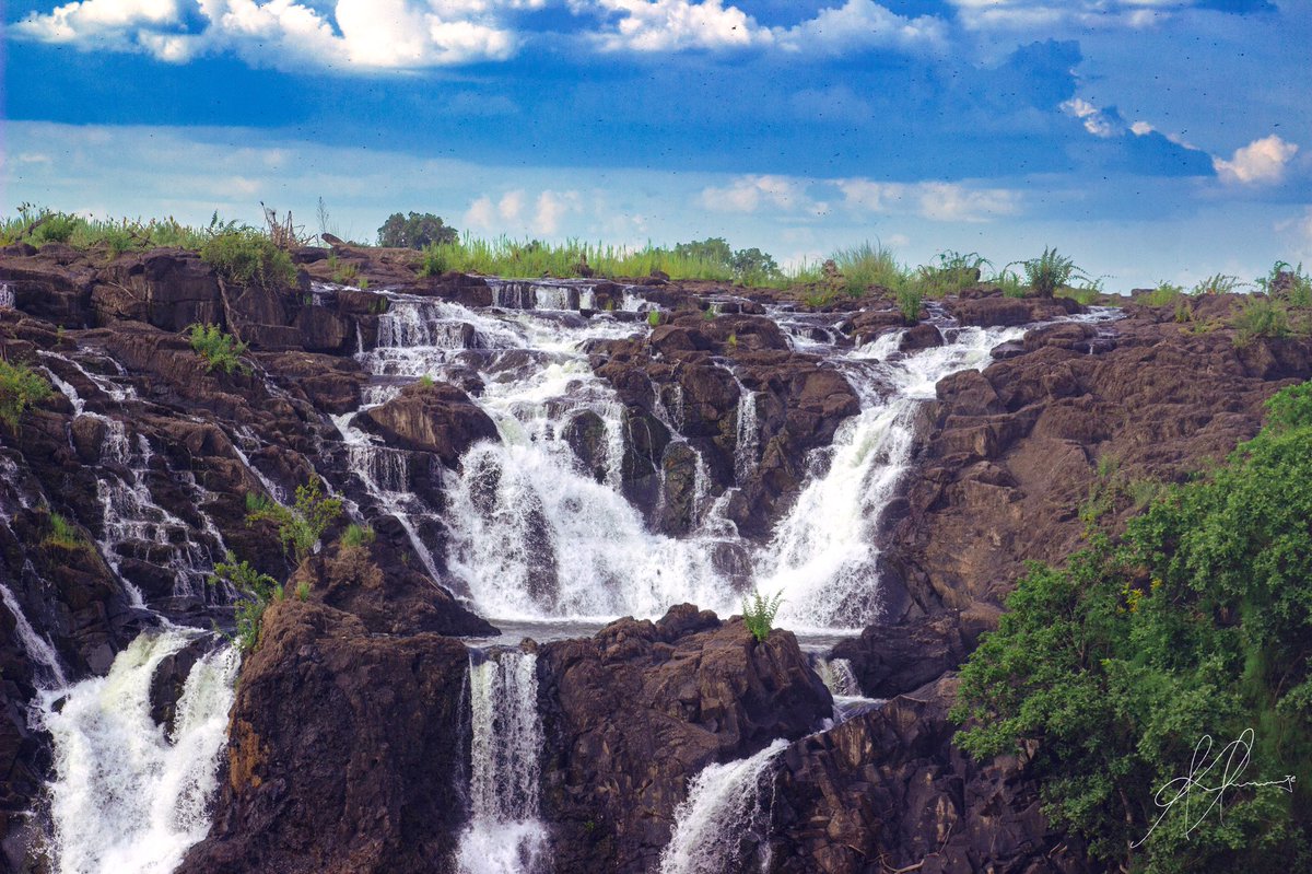 Waterfall, The Victoria falls Livingston Zambia 🇿🇲
#travelphotography 
#photography 
Pic by <a href="/Muzwenje1/">Muzwenje</a> 📸