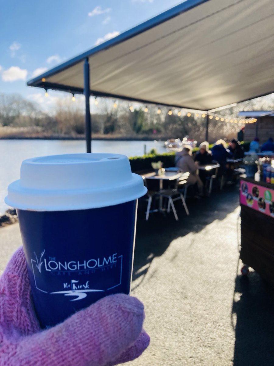 #coffee to kickstart walk today from the fantastic <a href="/TheLongholme/">The Longholme</a> #Bedford - now up and running after floods with blue sky and sunshine - fabuloso ☀️