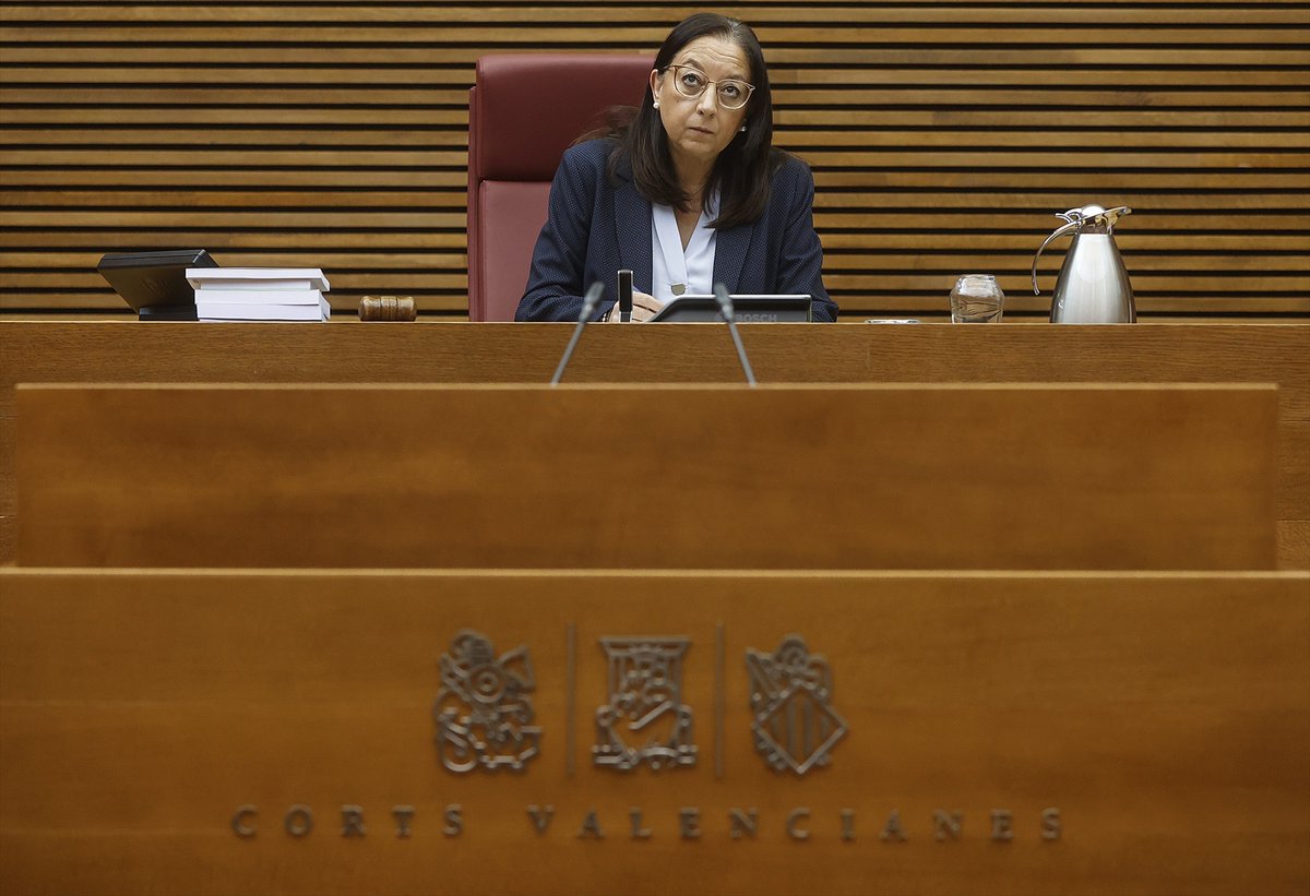 3CatInfo's tweet photo. El terme "País Valencià", en perill al País Valencià: una ILP vol sancionar qui l'utilitzi https://t.co/I2BD7jYF88 https://t.co/DbqafV4rZo
