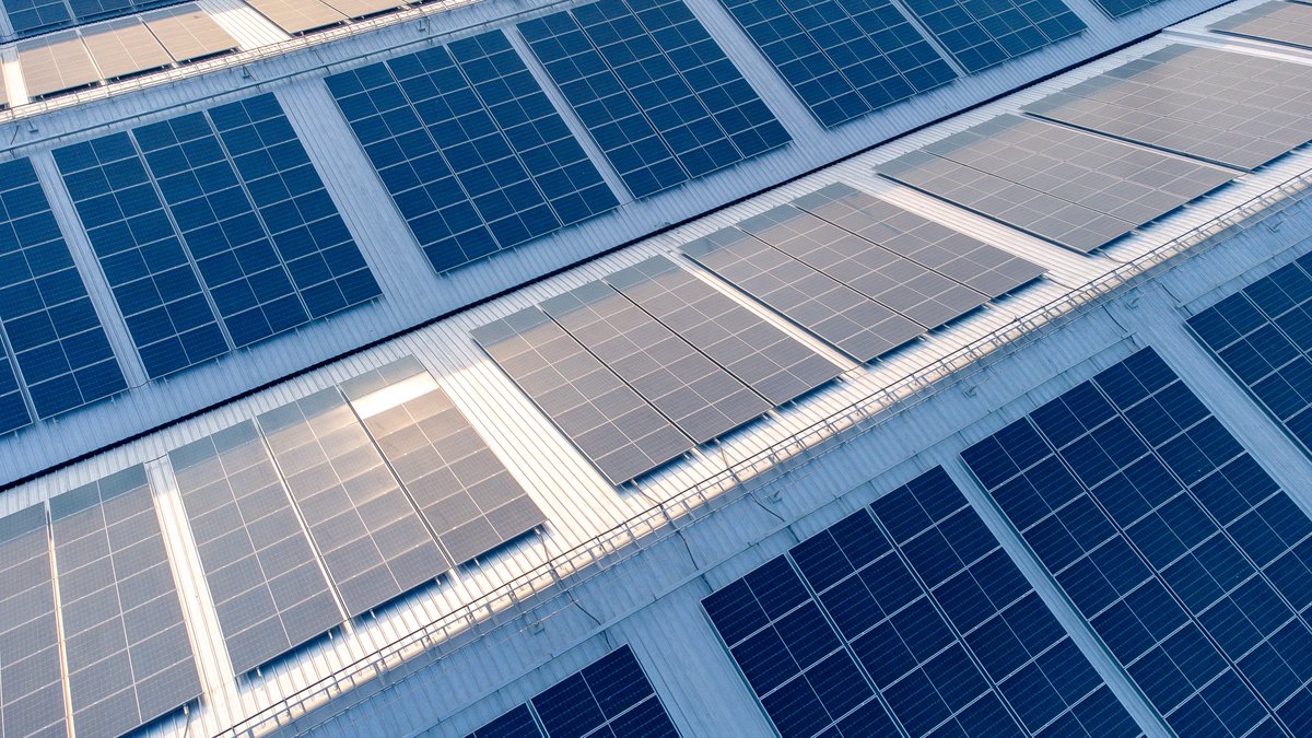 Find out here how both commercial renters and landlords can benefit from Solar PV: bcrassociates.co.uk/insights/news/… #solarpanels  #EnergyEfficiency