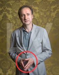 G11Sven's tweet photo. Thanx to @AhHonings (afb 4).
⬇️
1/2 Jim #masonslaafje van Os
Psychiater, lid van oa @_knaw🚩 @SIRSGlobal🚩. Werkt aan 'De Nieuwe #GGZ'🚩. Is een vd #gatekeepers van psychiatrie NL. #Shill.
#PiramidHands
#OneEye
#Hands-⛰️ & #Wall & #UnderArch
#TeamMaria 👍 https://t.co/3WdTaZpWju