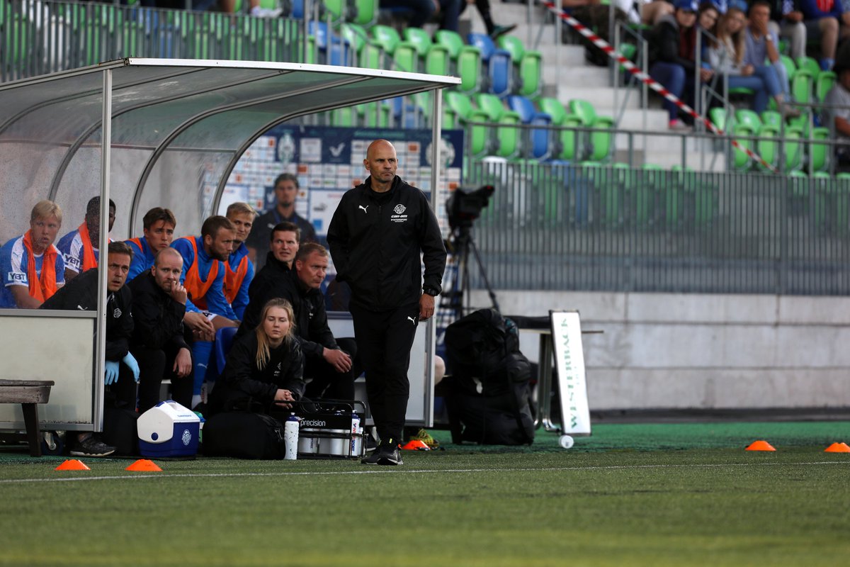 Vesa Tauriainen Pohjoisen alueen talenttivalmentajaksi

Tauriainen aloitti tammikuun alussa Pohjoisen alueen talenttivalmentajana osana FIFA Talent Development Scheme -ohjelmaa.

Lue lisää ➡️ palloliitto.fi/ajankohtaista/…