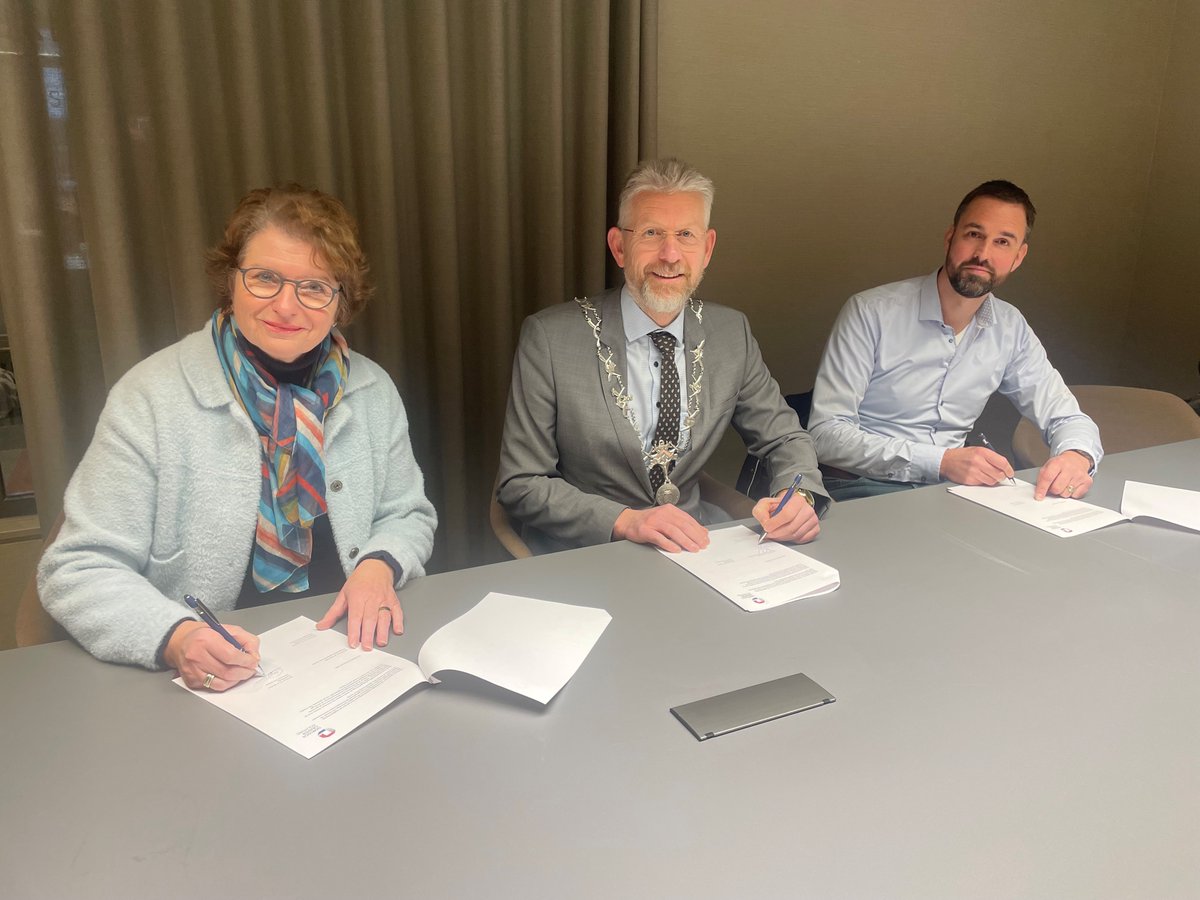 Oorlogsgravenstichting tweet media