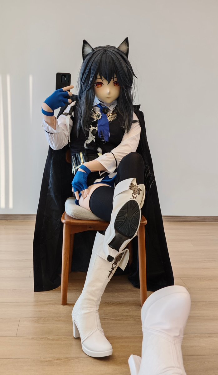 诶？！鞋底太干净反而不喜欢吗？！
👆🏼🐉玩明日方舟玩的.jpg
#kigurumi  #着ぐるみ 
#Arknights #アークナイツ