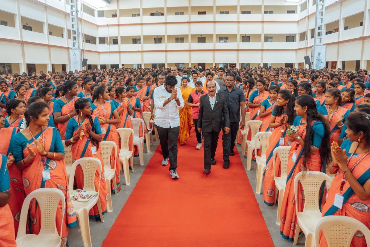 annamalai_k's tweet photo. Delighted to have had an opportunity to address students of Adhiyaman Arts & Science College in Uthangarai today on the “Role of Young Women in the Development of our Nation”. 

India has progressed from women empowerment to women-led empowerment as a result of our Hon PM Thiru @narendramodi avl’s consistent efforts to better the lives of our sisters. (1/2)