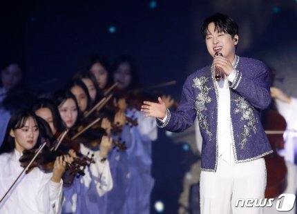 ddo_green's tweet image. #이찬원 #써클차트뮤직어워즈2023
이찬원, 감동의 무대 (출처 : 뉴스1 | 네이버 TV연예) naver.me/GyN6D3qk