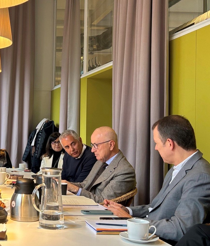 HK_Spain's tweet photo. Esta mañana hemos celebrado una nueva edición de #HKTalks en BCN con Josep A. Duran i Lleida, miembro de nuestro Consejo Asesor, en la que ha compartido su visión acerca de la influencia de los grupos catalanes en la XV Legislatura y las claves políticas de los próximos meses https://t.co/03nF34pEhA
