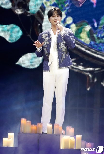 ddo_green's tweet image. #이찬원 #써클차트뮤직어워즈2023
#나와함께가시렵니까 
이찬원, 나와 함께 가시렵니까 (출처 : 뉴스1 | 네이버 TV연예) naver.me/GSH39GLc