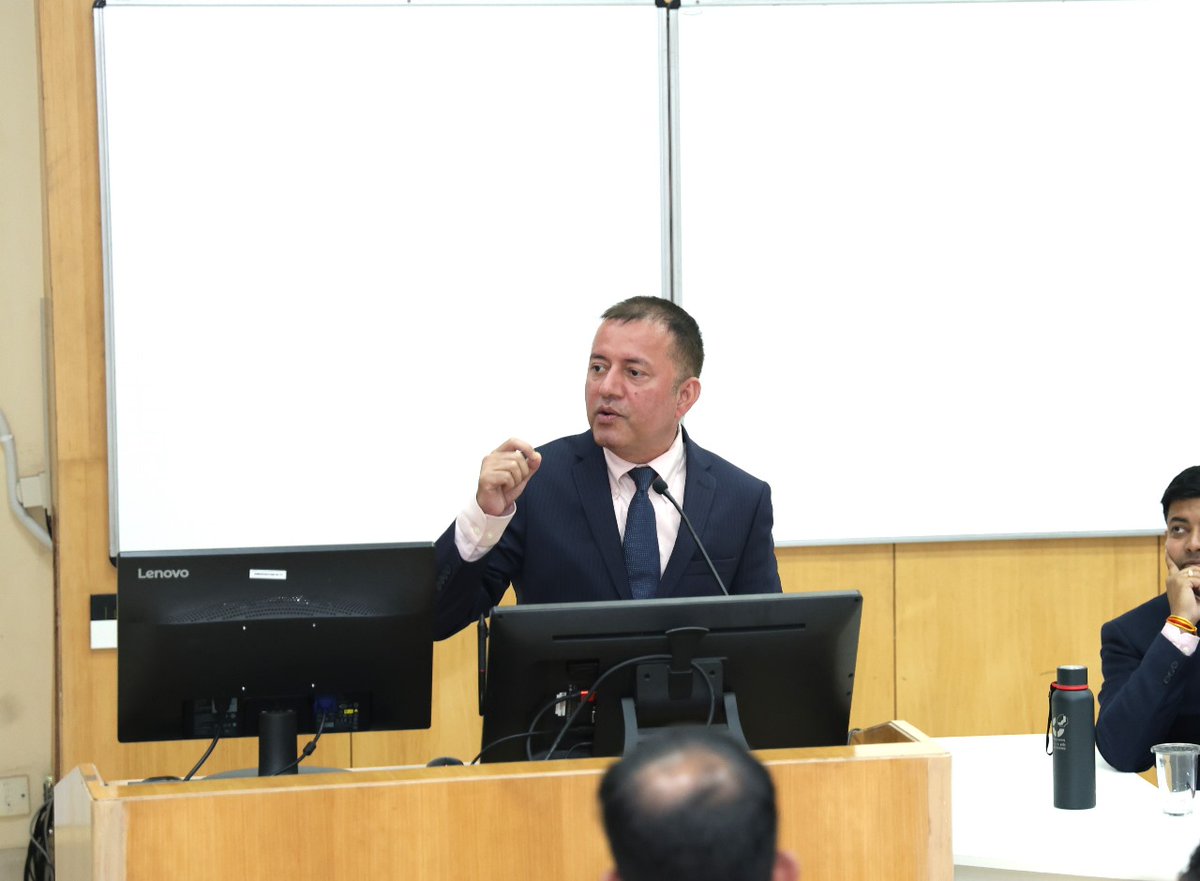 askhimanshurai's tweet image. It was a pleasure interacting with the 3rd Batch of the Executive Programme in Digital Transformation at @IIM_I!

During my valedictory address, I encapsulated the 'CONE' of leadership principles. I encouraged participants to embrace C for #conscientiousness and maintain firm