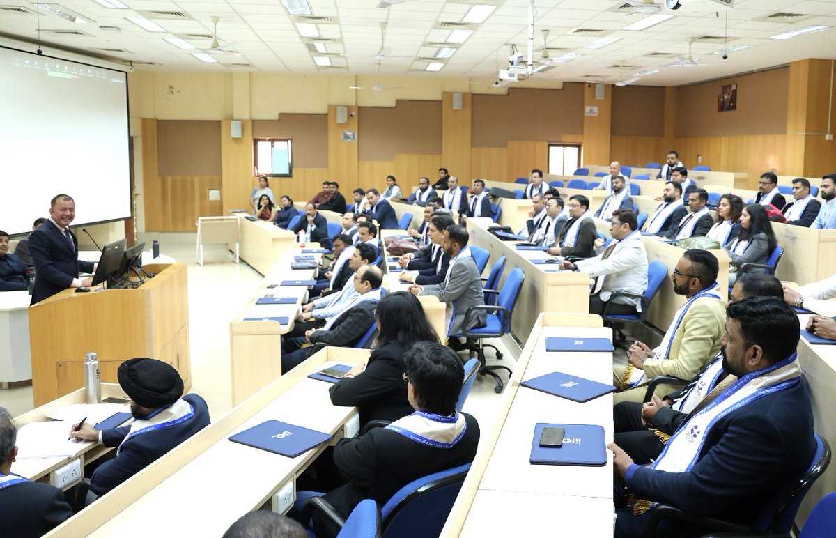 askhimanshurai's tweet image. It was a pleasure interacting with the 3rd Batch of the Executive Programme in Digital Transformation at @IIM_I!

During my valedictory address, I encapsulated the 'CONE' of leadership principles. I encouraged participants to embrace C for #conscientiousness and maintain firm
