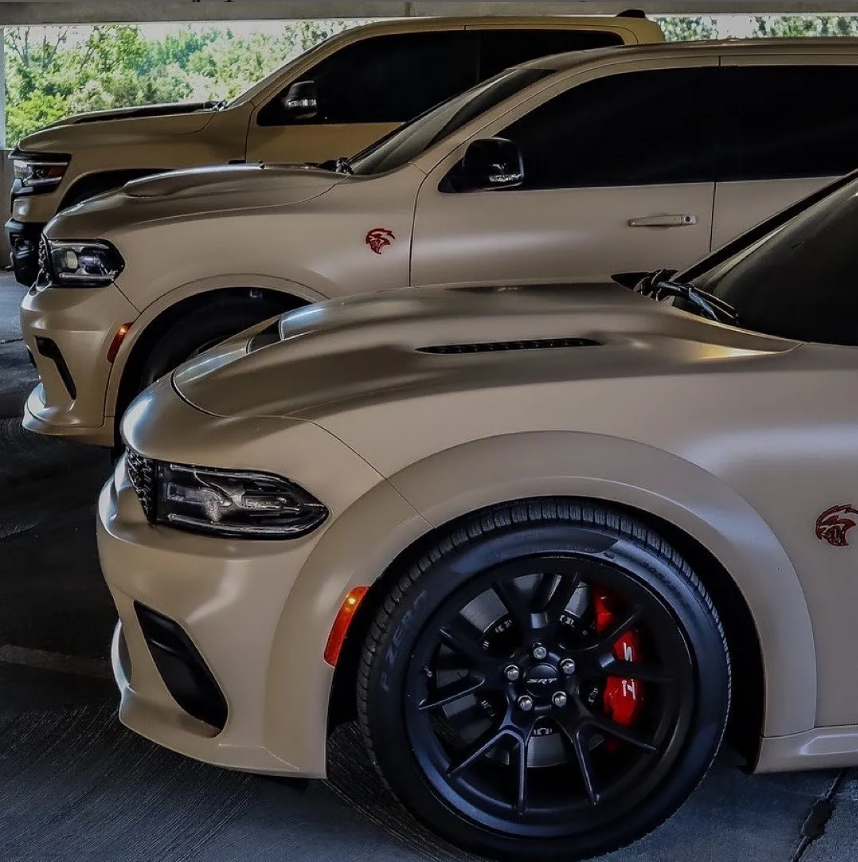 Our pick for today's #WheelWednesday is this family of hellcats! 🔥

Check out our new inventory here!
uniquechrysler.com

#uniquechrysler #burlont #hamont #oakville #brantford #dodgecharger #dodgechallener #Moparnation #hellcat #durangohellcat #widebody
