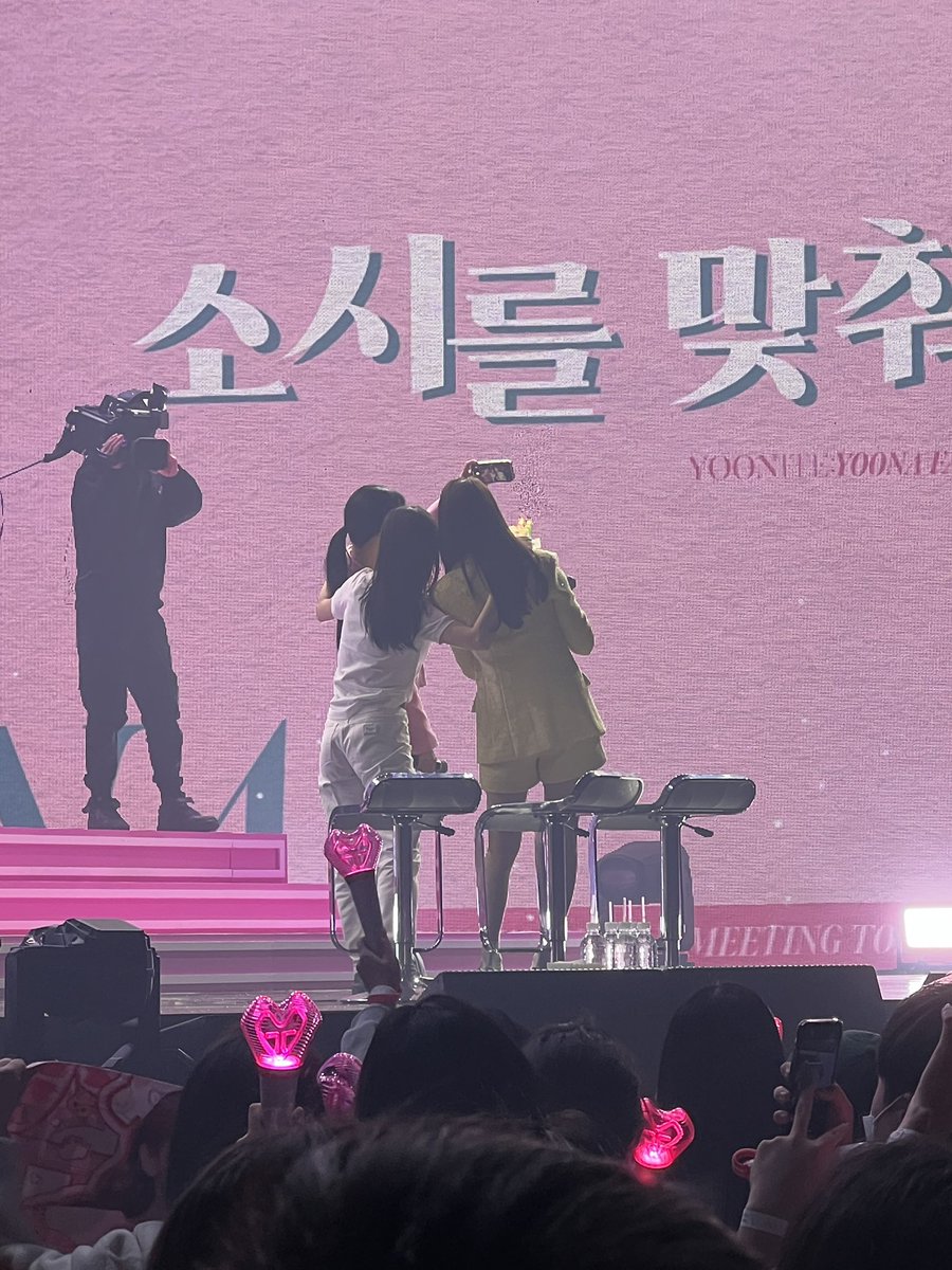 Up cho mn biết mình vẫn đu Gái 😂