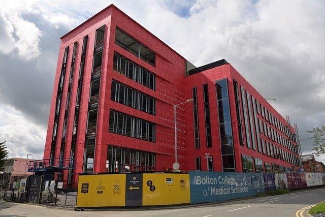 Community is at the heart of @BoltonUni's Institute of Medical Sciences project!

✅ £12.3m local spend within 20 miles
✅ Created 20 jobs with our local supply chain
✅ Worked with 4 apprentices from @BoltonCollege

🔗 orlo.uk/xhhU4

@ProcurePF | @_WeareFootprint