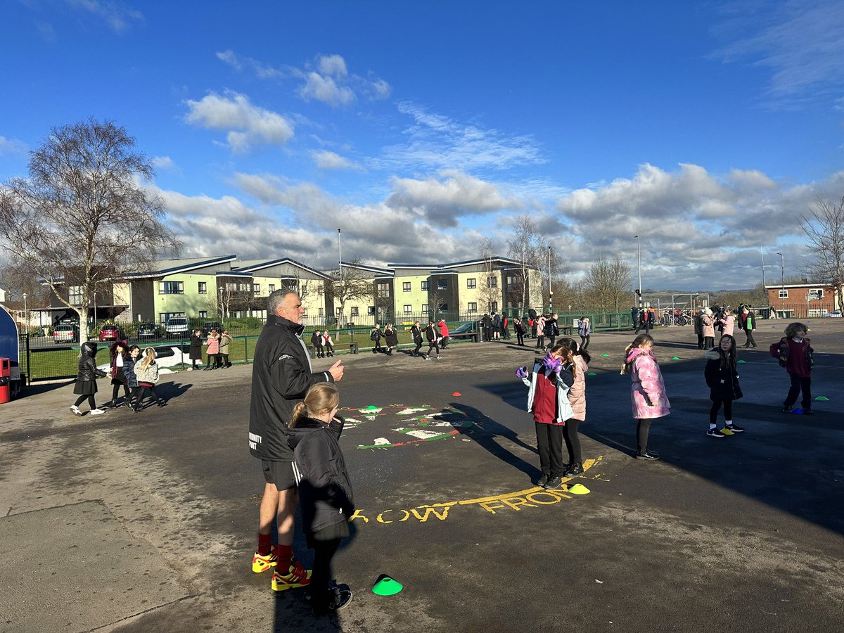 StJuliansPri's tweet photo. Great to have Newport Live join us this afternoon as part of the PlayMakers Mentoring programme. The children loved the new, fun and exciting games and look forward to delivering them this week. ⚽️ 🏑⛹🏻‍♀️ @nlsportsdev https://t.co/FIecbcBDfG
