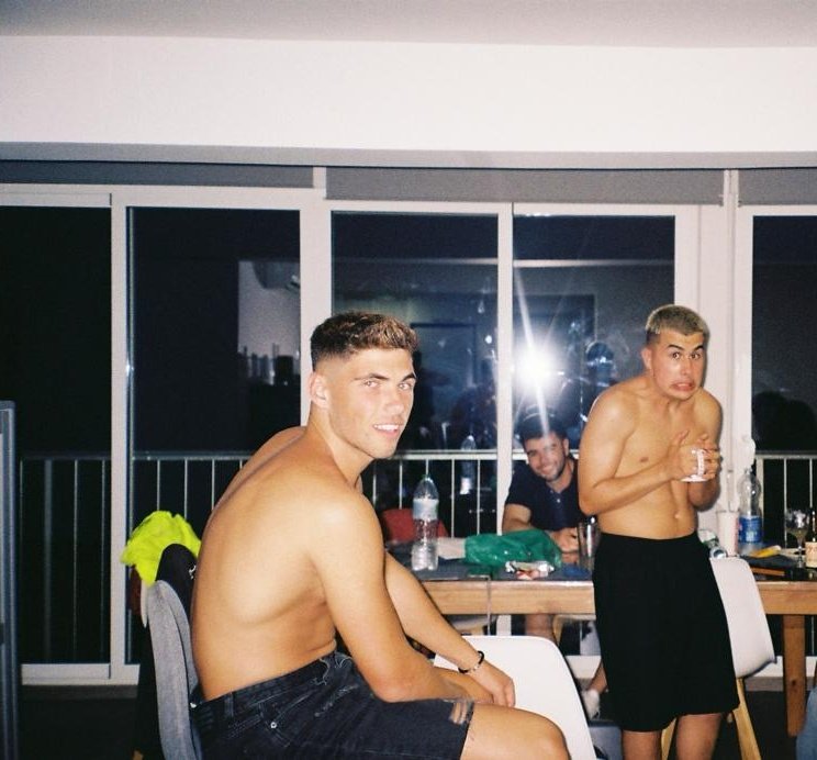 Alguien me puede quitar al moro??