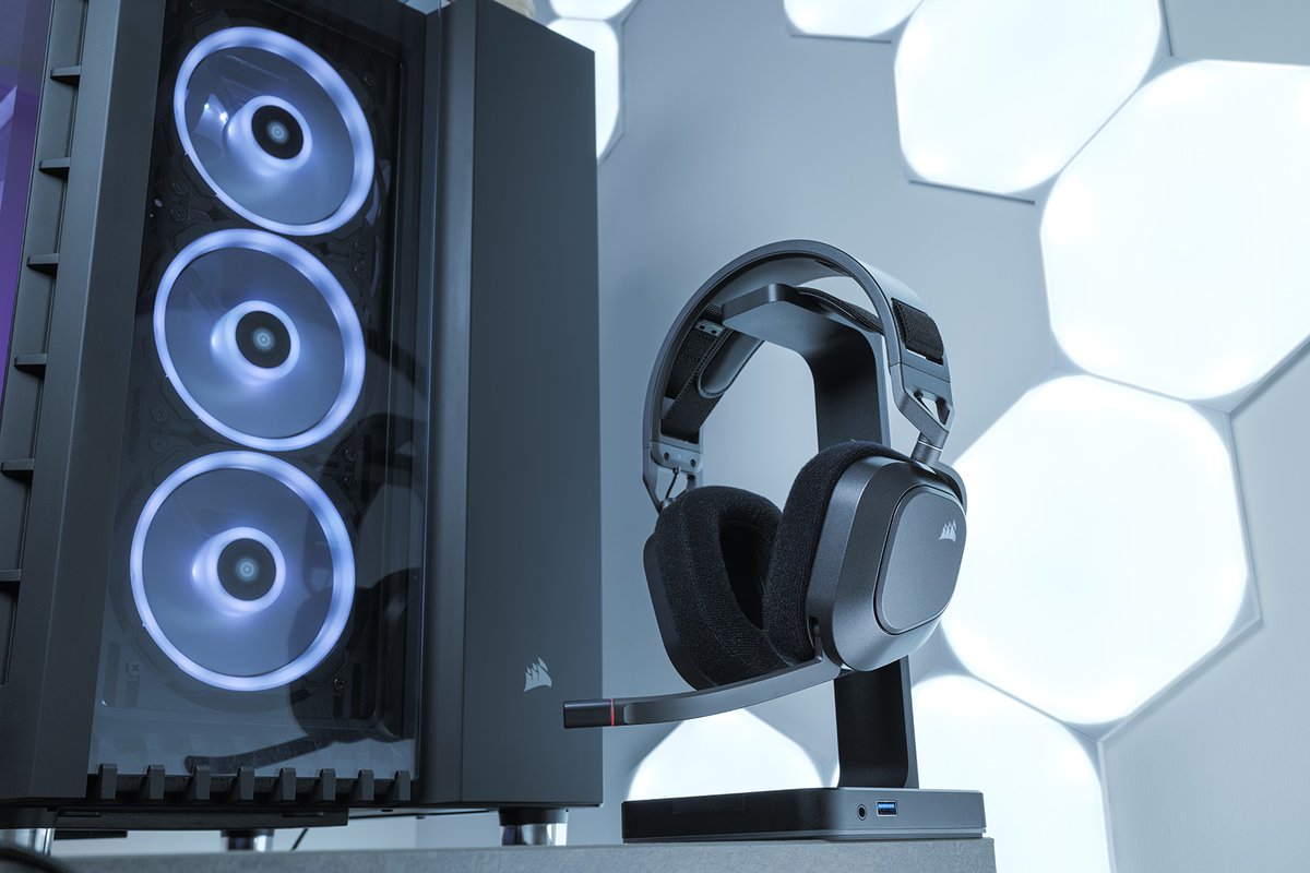 Corsair_BR's tweet image. Qual a cor do seu setup?  
🎧HS80 
Gabinete: #Corsair 680X  

#setupgamer #headsetgamer