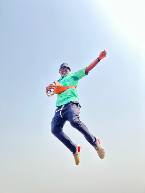 TravelerguideNG's tweet photo. 🚀 Excited? We are too! Hit that follow button, tag your adventure buddies, and let's embark on a journey that transcends the ordinary. Adventure is a state of mind, and yours is about to reach new heights! 🌍✈️ #FollowForAdventure #EmbarkWithUs https://t.co/kslR3VJJr8