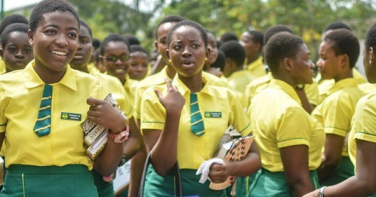 PulseGhana's tweet photo. GES bans skin bleaching, wearing of chains, bangles, caps, braces in SHSs https://t.co/VNhclTOXN1 https://t.co/PO9r3rMR3r