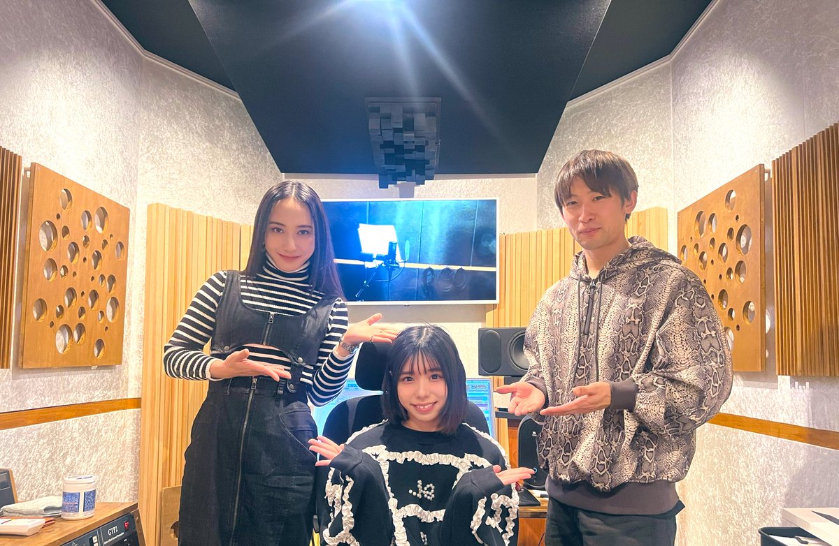 昨日は新曲のレコーディングでした！🌇
作曲AILIさん(<a href="/AILIMUSIC/">AILI</a> )、作詞Tatsuさん、エンジニア渡邉俊哉さん(<a href="/WtnbToshiya/">渡邉俊哉</a>)にお力添えして頂きました..!!