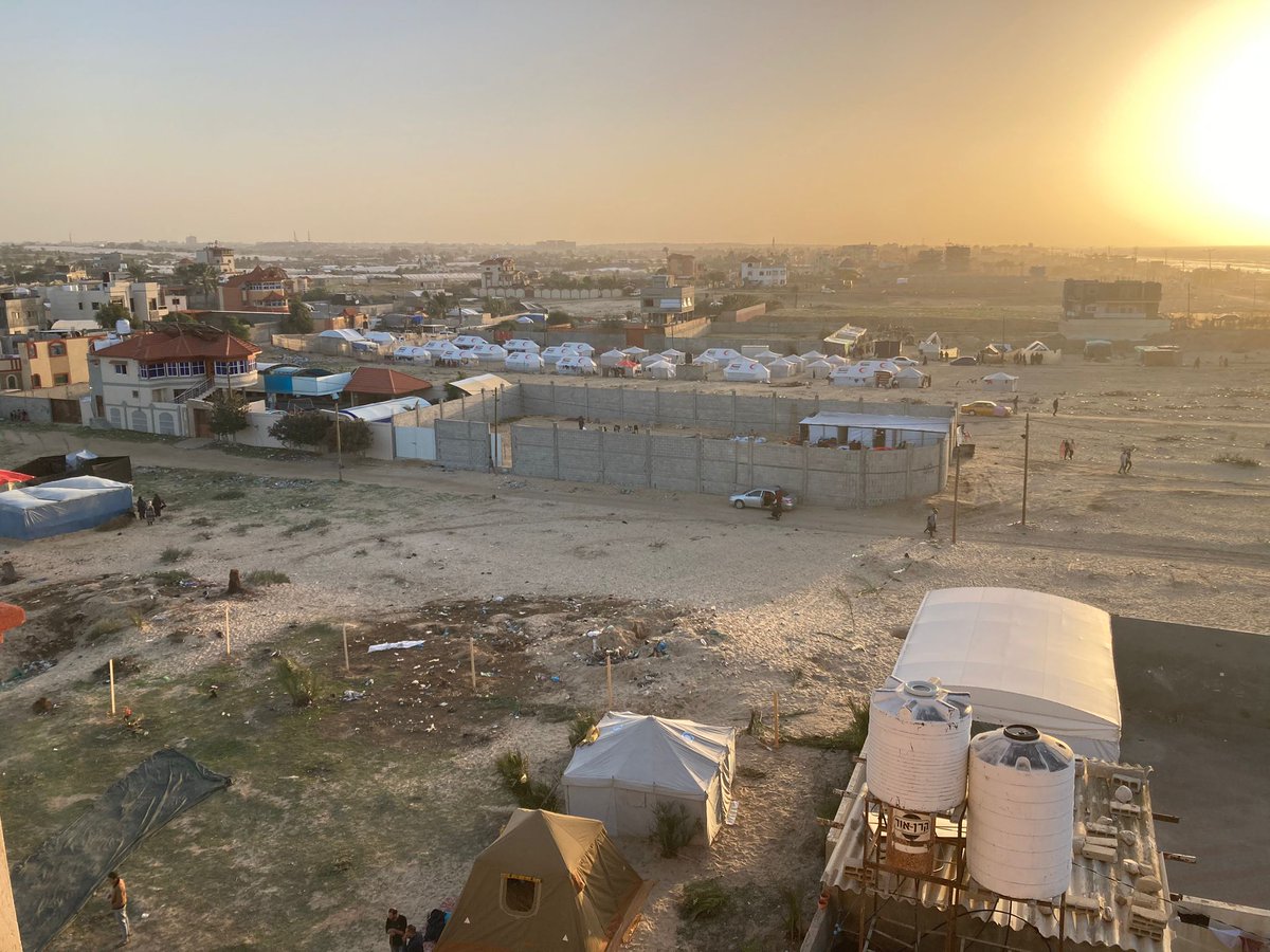 Mobile International Surgical Teams tweet media