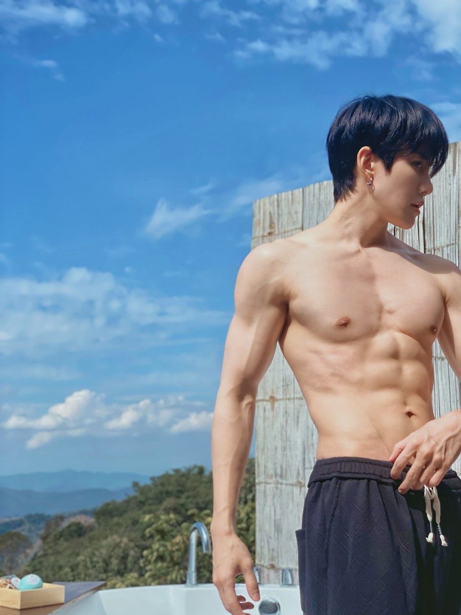 M1KEANGELO's tweet photo. ไปกางเต็นท์ที่ดอยช้างกันไหม🤣🤭 #ไมค์พิรัชต์ #m1keangelo https://t.co/9aFHJncSsa