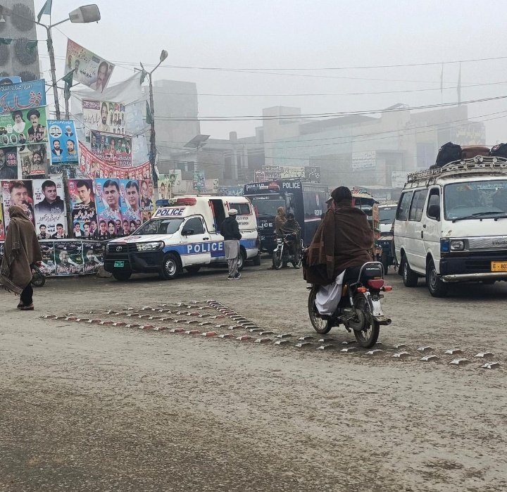 Asif_Baloch8's tweet photo. More than ten political activists have been abducted and detained from Taunsa Shareef today. District administration is trying 2 thwart the protesting raly organized by BYC. Police have assembled large number of contingents to arrest the participants.
#MarchAgainstBalochGenocide https://t.co/h92eOTIeeB
