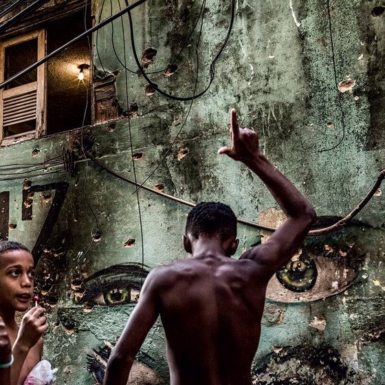 Que nossa fé, coragem e força estejam acima de qualquer dificuldade ou desânimo.

Deus abençoe +1 dia de vida.