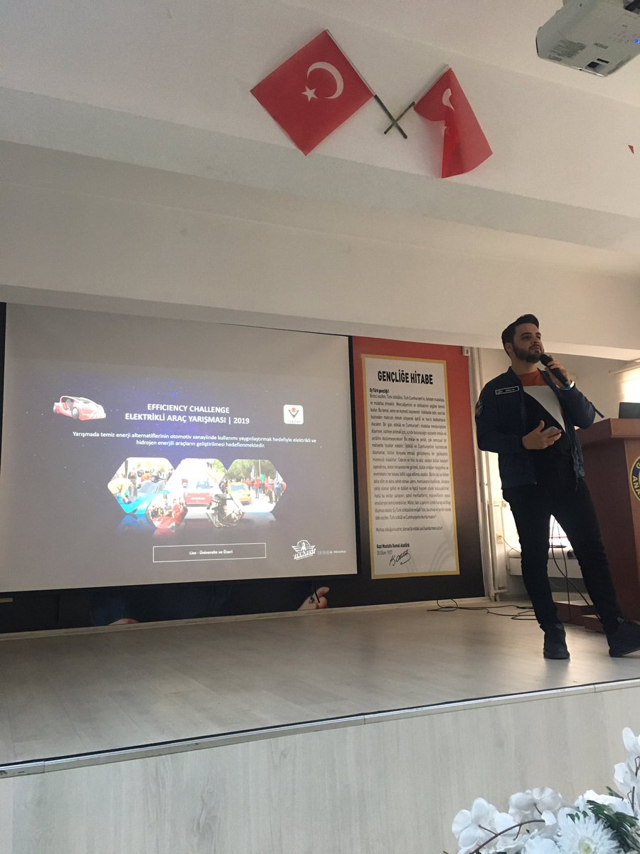 GalRobotik's tweet photo. Gaziantep @T3kesifkampusu ekibi okulumuzdaki öğrencilerimizle bir araya gelerek T3 vakfı ve çalışmaları, yarışmaları hakkında söyleşi gerçekleştirdi. Kendilerine Gaziantep Anadolu Lisesi olarak teşekkür ederiz🚀 
@T3Vakfi @tcmeb @Gaziantep_MEM @yasintepe @M_A_Tiryakioglu https://t.co/Fb9DgviTsl