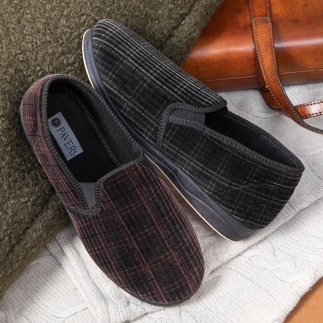 Extra wide and extra comfy! These gents’ slippers aren’t just comfortable, they’re lined with antibacterial permalose to keep things breezy. Shop now: ow.ly/PXqA50QoLkv #slippers #shoes #pavers #comfort #gentsshoes #gentsslippers