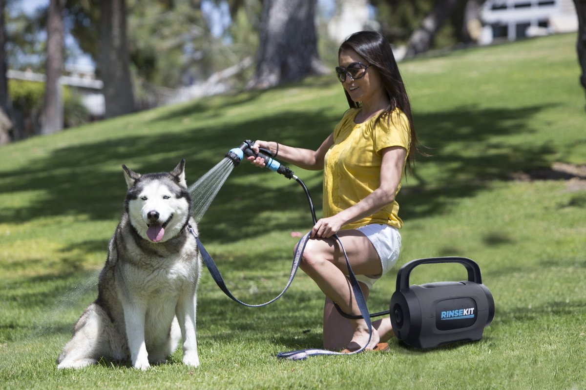 The portable shower for everything. #dog #dogwalkers #surf #SUP #Beach #walking #horses. 

➡️ rinsekit.co.uk

Fill from tap at home and you have a pressurised shower on the move for cleaning / washing! 

#bluemonday #doglover #cleaning #outdoorshower #shower #outdoors