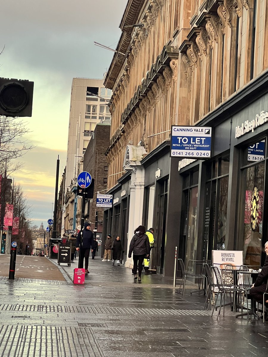 scothospgroup's tweet image. Such a sad sight to see Sauchiehall St in Glasgow in such a mess. Boarded up shops, with “to rent” signs everywhere. 

Not an attractive site for anyone visiting this glorious city that was always known for its vibrant life and culture