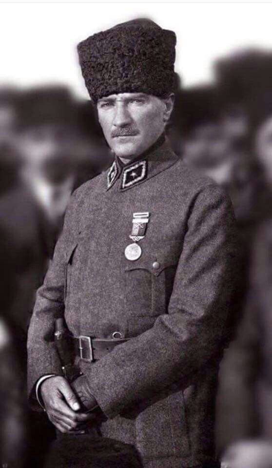 MSuleymanDuman's tweet photo. @MurettepMufreze 32) Kurtuluş için yaptığımız bu savaştan çok daha önce sizi başka muharebe meydanlarında da tanımış idim. Dünyanın hiç bir ordusunda yüreği seninkinden daha temiz daha sağlam bir askere rastlanmamıştır. Her zaferin mayası sendedir. Her zaferin en büyük payı sendedir. https://t.co/d35LUyJ3p3