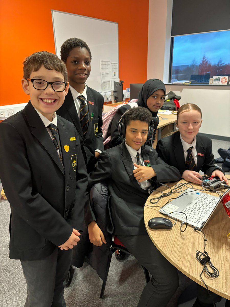 BrianClarkeAcad's tweet photo. We are very excited to share with you a ‘School Talk’ project in partnership with @OldhamCR starting from January 2024. We now have our own recording equipment for students and staff to record material that can be broadcast over Oldham Community Radio over the next 6 months! 📻🎧 https://t.co/Wezu2XqYFR