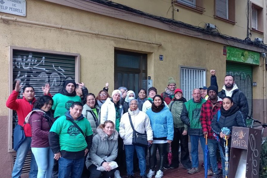 PAH_BCN's tweet photo. #StopDesahucios PAHRADO 💚
✅️#RoxannaSeQueda con su bebé de 18 meses en su casa.
#LHospitalet
Desahucia:
🔴 @caixabank 🦅
🔴 #BuildingCenter 🦅
#CapMésDesnonament 💪
Gracias a todas ...#SiSePuede https://t.co/rWGTYRHt27