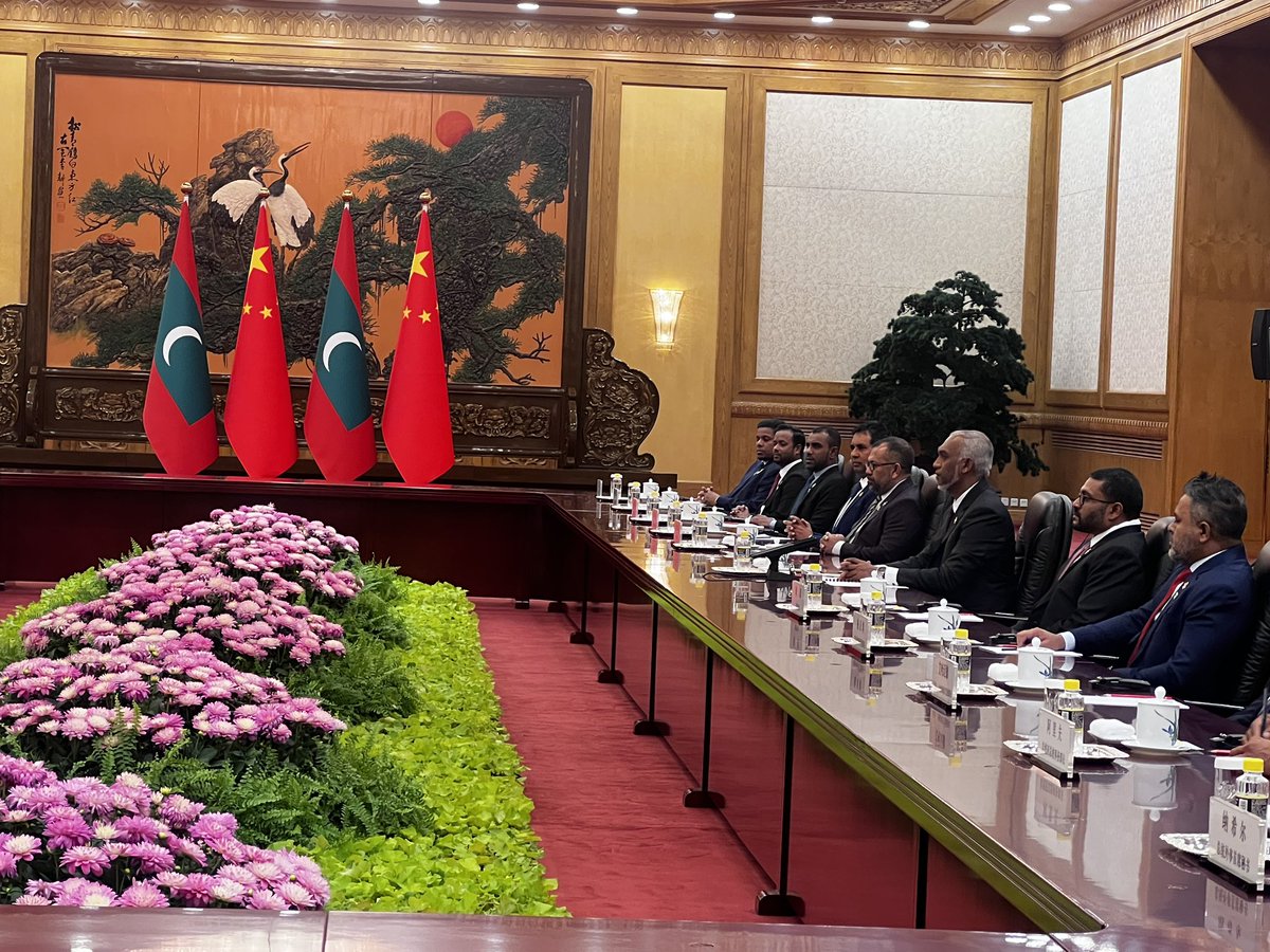 axanner's tweet photo. Official talks between the government of Maldives and the government of China. https://t.co/akSumiYtqP